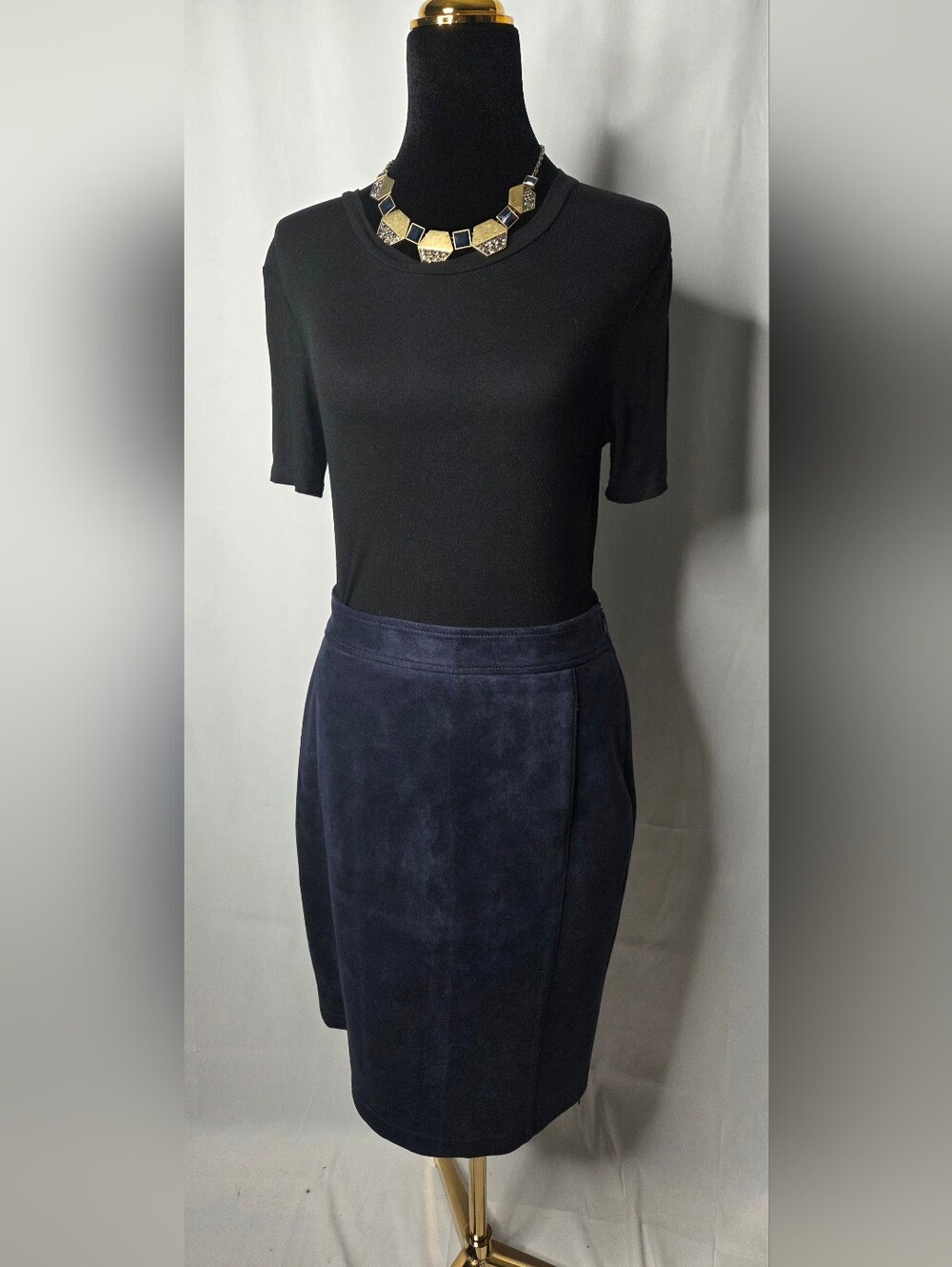 Ann Taylor LOFT Navy Blue Faux Suede Pencil Skirt – Size 10